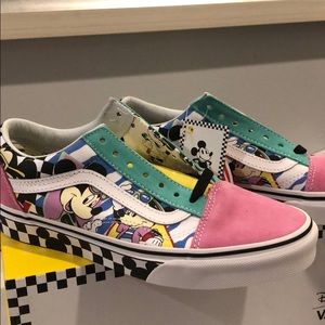 Custom Mickey Mouse vans!